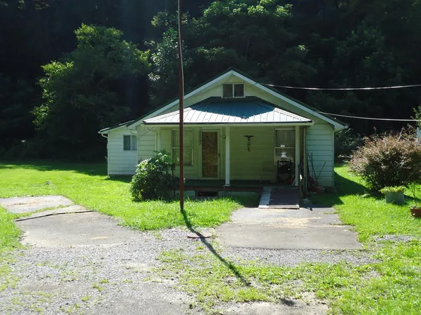 4369 Stewart St, Welch, WV 24801