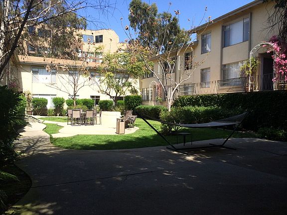 4th image of 11617 Gorham Ave #28