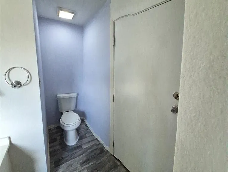468 W Washington St — Photo 10