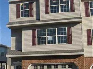 6452 Creekbend Dr, Mechanicsburg, PA 17050