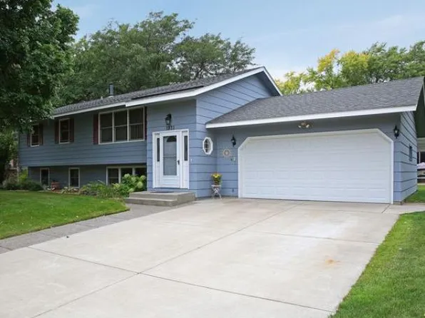 1971 Porter Ave, Anoka, MN 55303