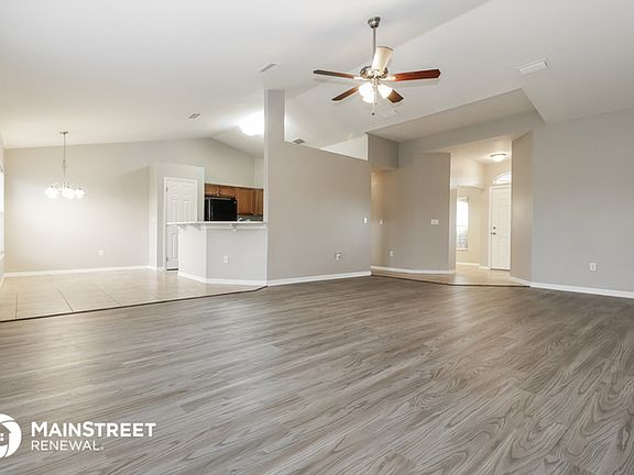 5th image of 1119 NE 5th Ave