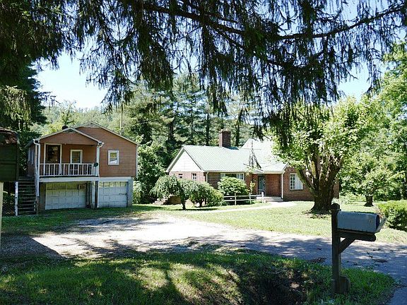 3rd image of 3752 Skyland Dr