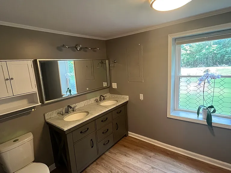 9720 Robinwood Ln — Photo 6