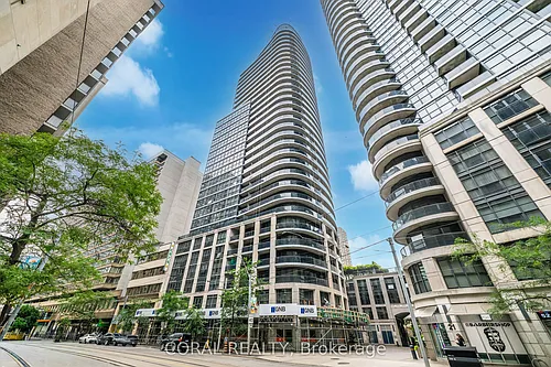 25 Carlton St Photo 1