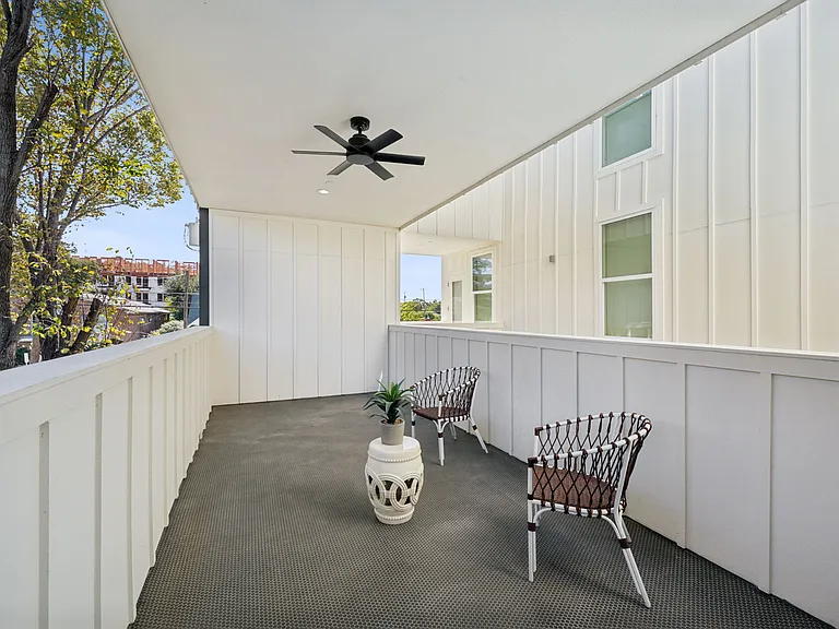 Guest House on Bryan — Photo 6