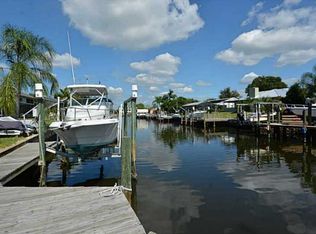 6333 Cottonwood Ln, Apollo Beach, FL 33572