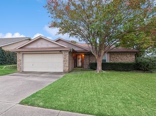 6652 Inwood Dr, Watauga, TX 76148