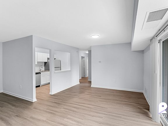 3rd image of 6531 Hil Mar Dr