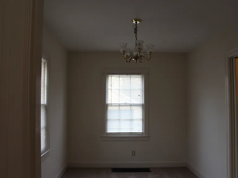 1574 Elizabeth St — Photo 3