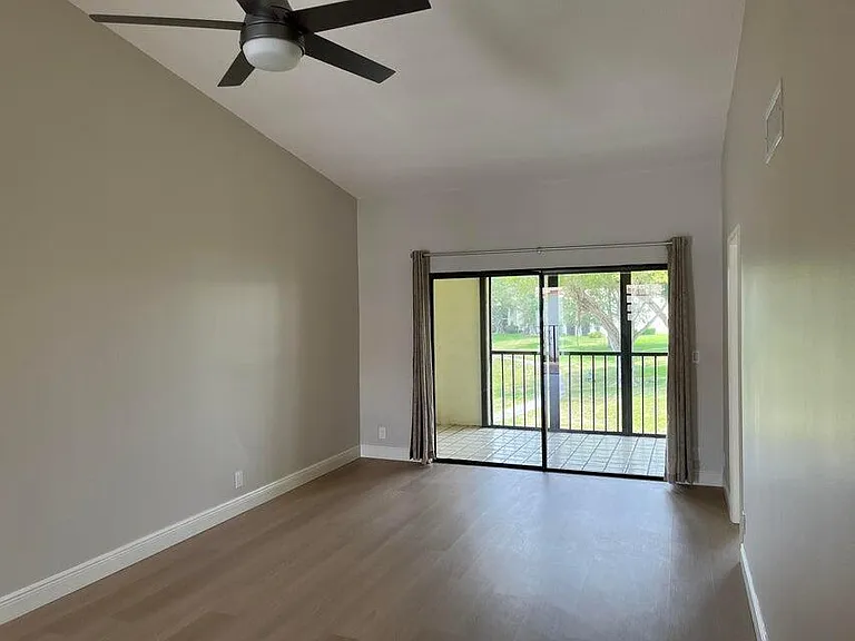 315 Palmwood Pl #2170 — Photo 3