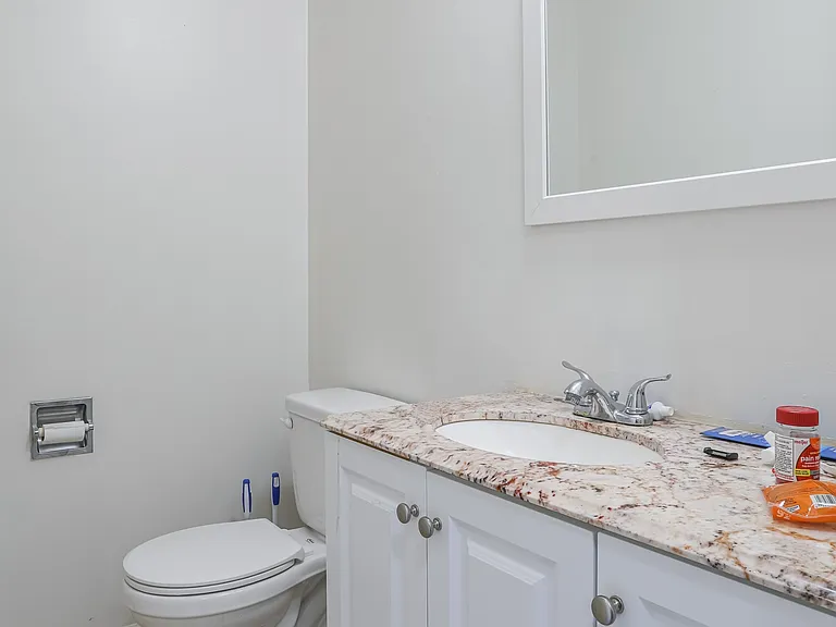 1815 Edgewood Dr #205 — Photo 9