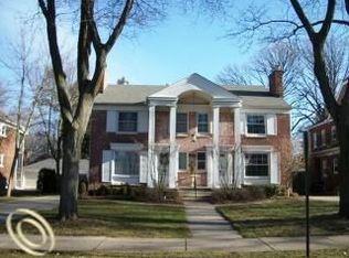 586 Neff Rd, Grosse Pointe, MI 48230