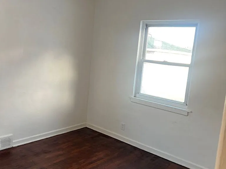 239 Arthur St — Photo 11