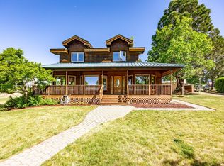 705 Foss Rd, Talent, OR 97540