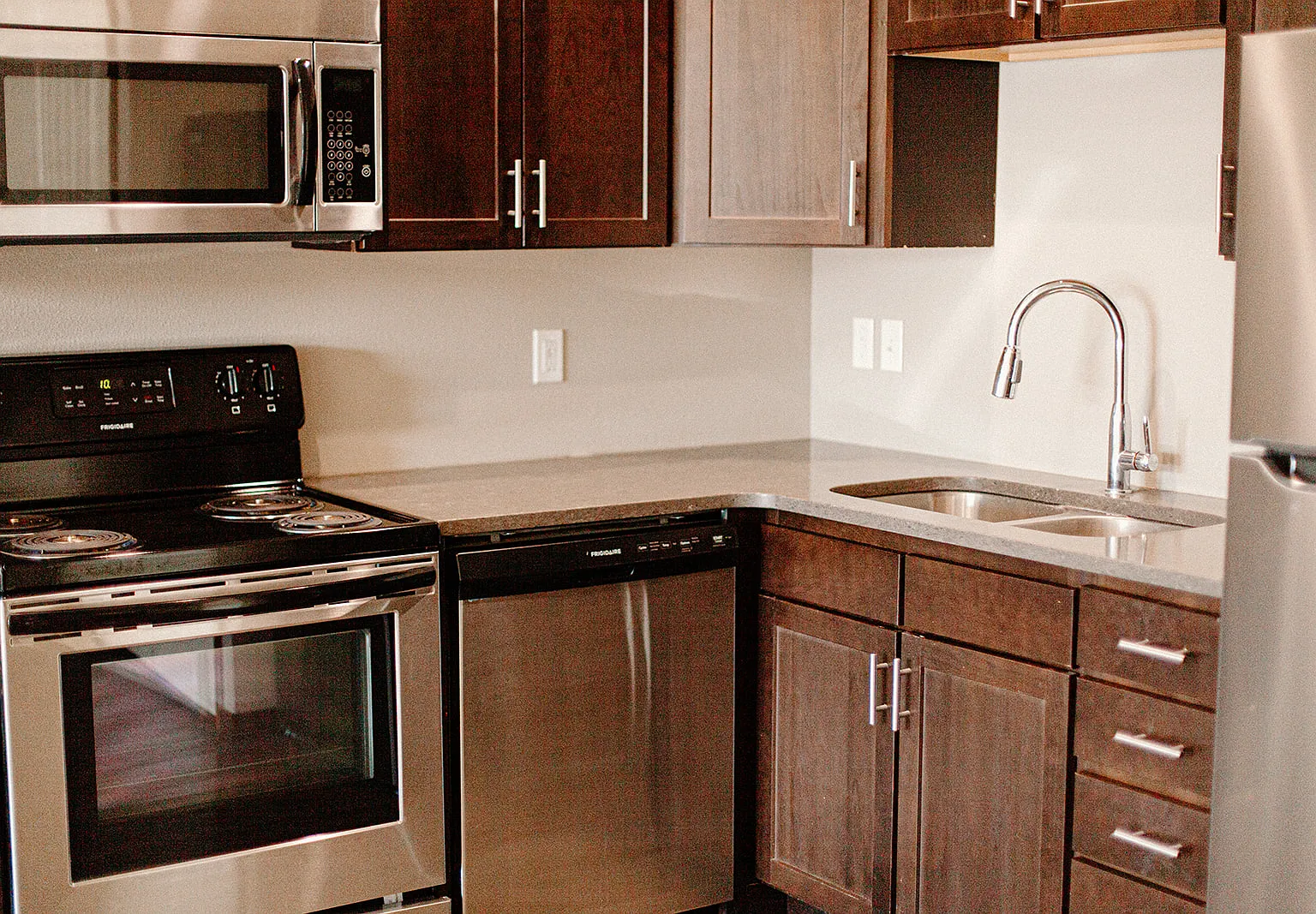 1 bed, 550 sqft, $945 — Photo 3