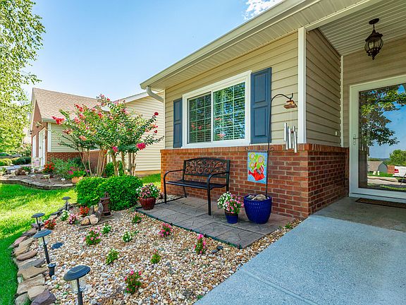 2nd image of 5662 Mountain Oaks Ln