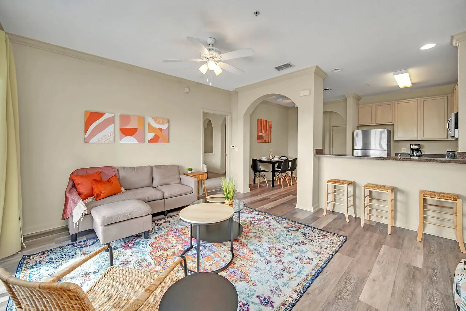 2 bed, 2.0 bath, 1280 sqft, $2,716 — Photo 2