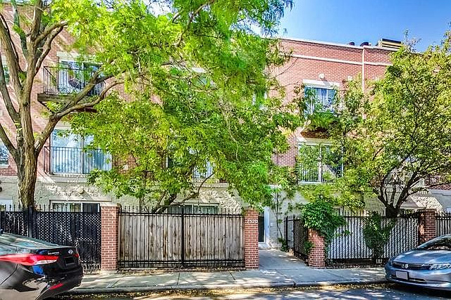 1st image of 2520 W Bloomingdale Ave APT C