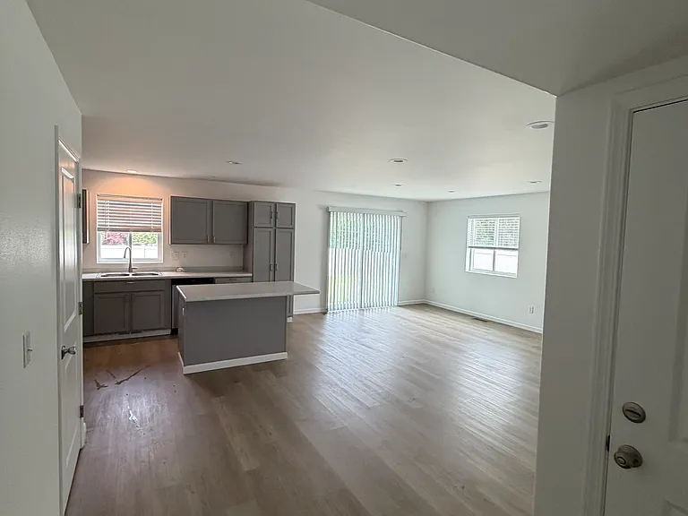 1344 Theo Way — Photo 4