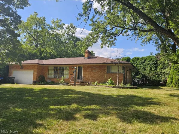 1933 Brookshire Rd, Akron, OH 44313
