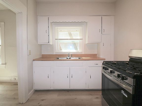 5th image of 2142 5th Ave APT 2
