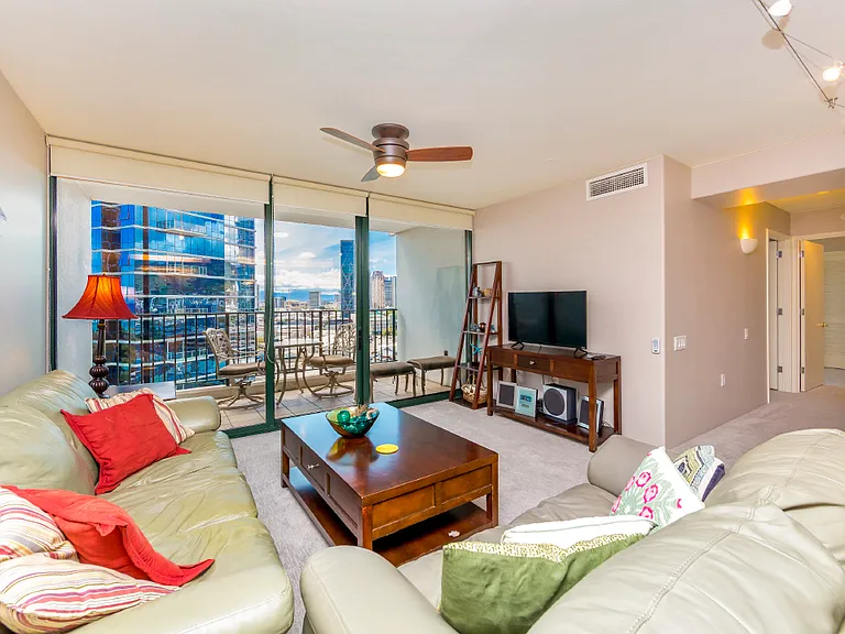 88 Piikoi St #1402 — Photo 4