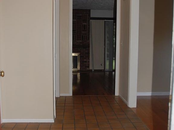 2nd image of 2172 Riverwood Dr