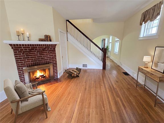 3rd image of 428 W North St