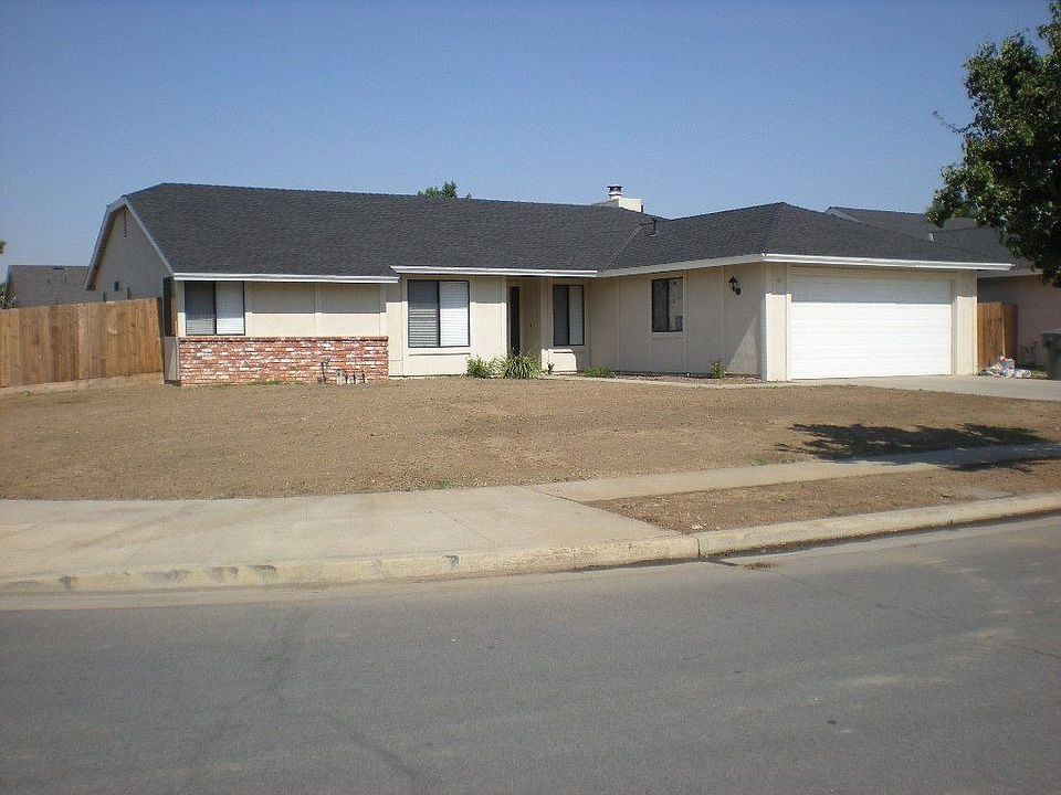 Front view.  Corner of Hillcrest and Tealwood.