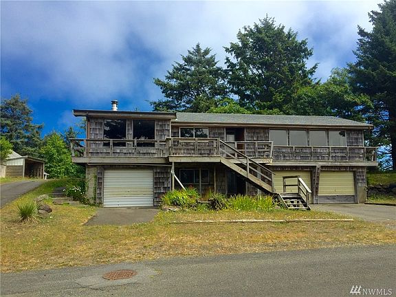 2nd image of 920 Jetty View Dr