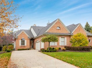 2788 Antrim Ct, Rochester, MI 48306