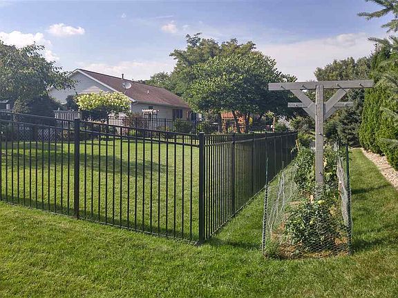 3rd image of 1740 Wildwood Ct