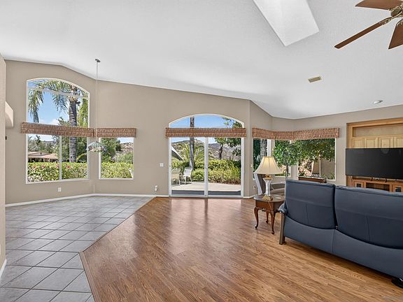 3rd image of 15546 Calistoga Dr