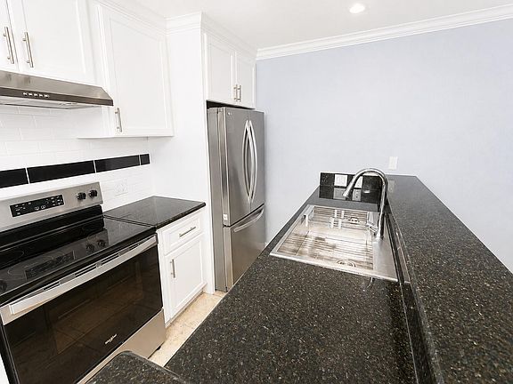 4th image of 8118 Albacore Dr APT 7