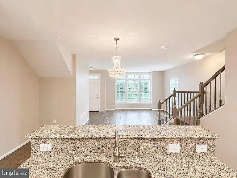 43487 Town Gate Sq — Photo 16