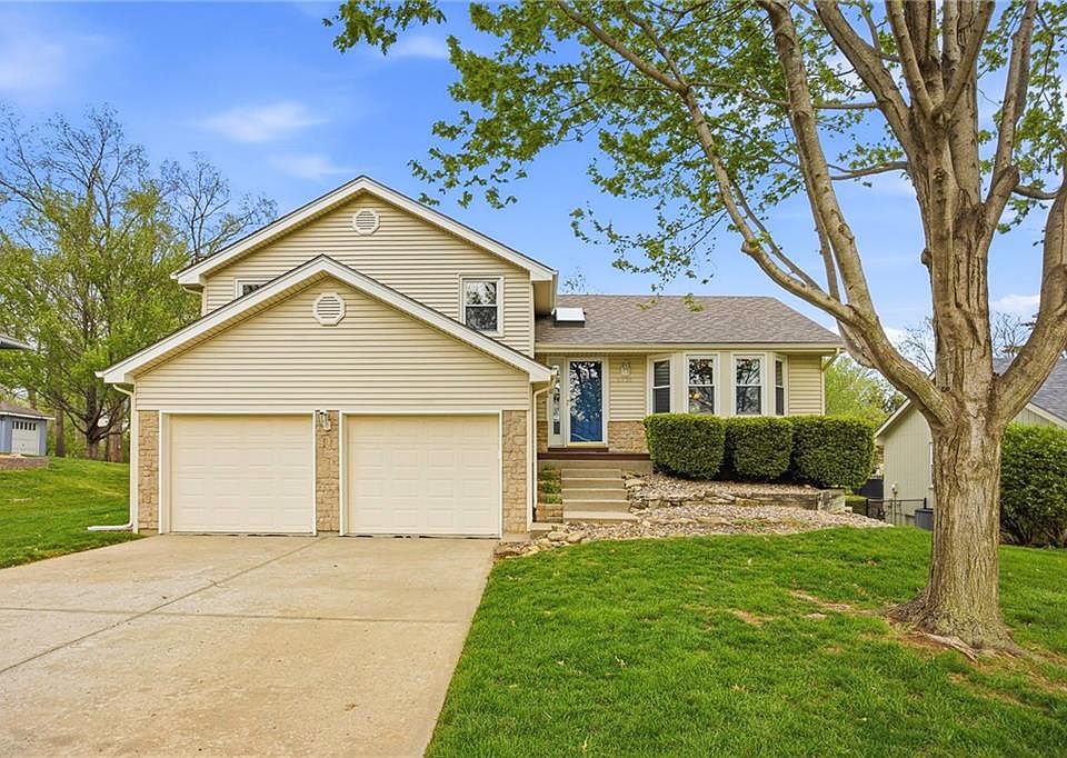 1st image of 6721 N Saint Clair Ct