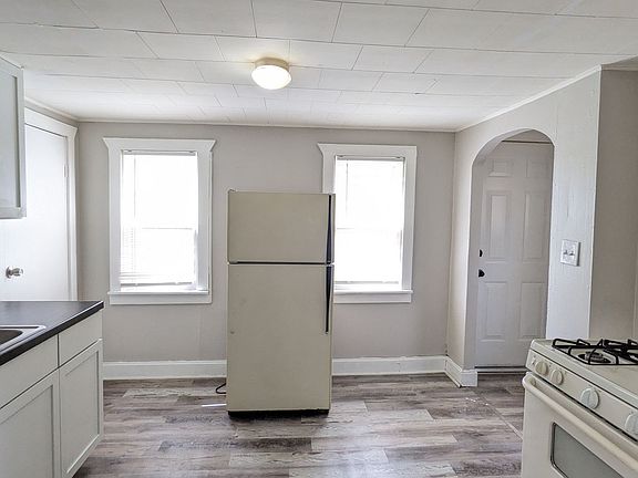 3rd image of 1255 Francis Ave