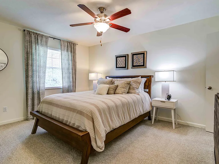 Eagle Pointe Apartment Homes — Photo 18