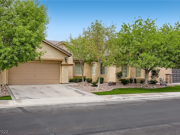 3rd image of 2554 Pyramid Pines Dr