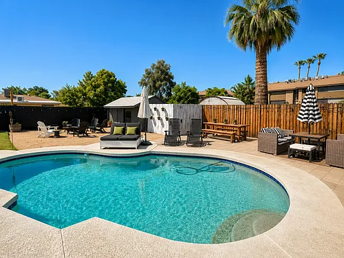 1040 E Highland Ave Photo 1