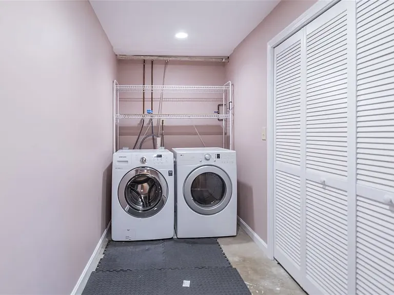 19 Jennifer Dr #1 — Photo 17