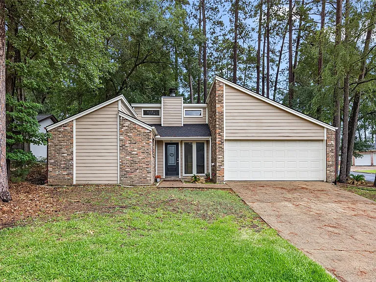 431 Evergreen Dr — Photo 1