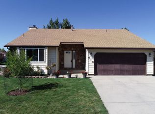 816 Trails Cir, Gillette, WY 82718