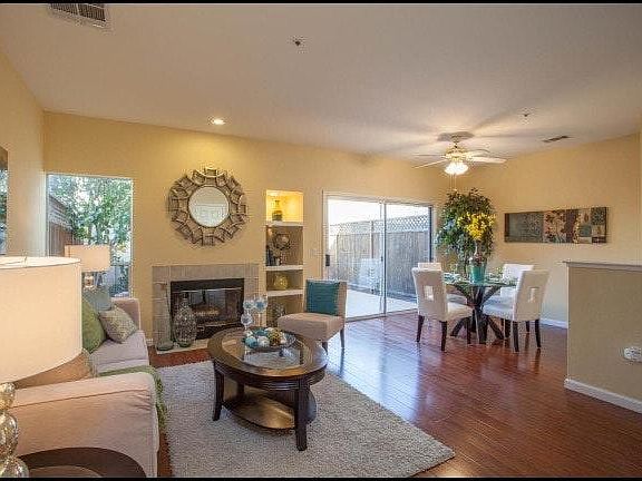 3rd image of 721 Star Jasmine Ct