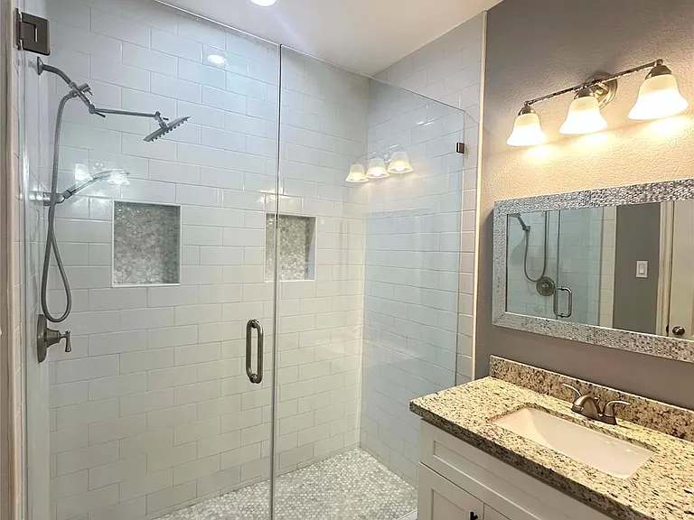 6706 Avenue C #3 — Photo 2