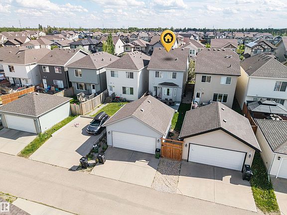 4th image of 818 Eagleson Link NW