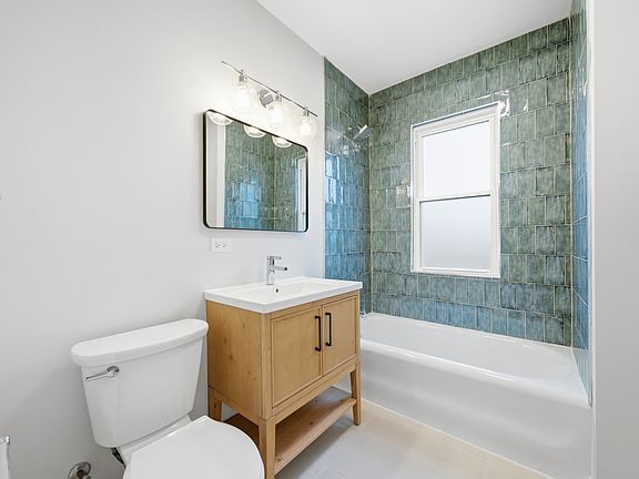 4th image of 6936-38 N Campbell Ave #2