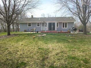 S86W30530 Stonegate Dr, Mukwonago, WI 53149