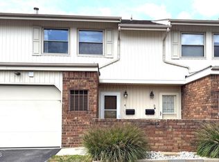 6818 Fenwyck Rd APT 4, Maumee, OH 43537